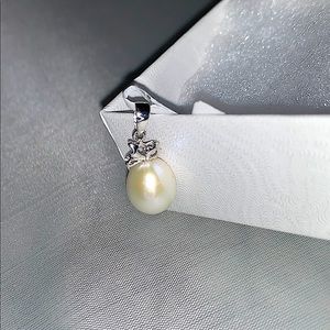 Pearl & Diamond pendant/charm 18k White Gold
